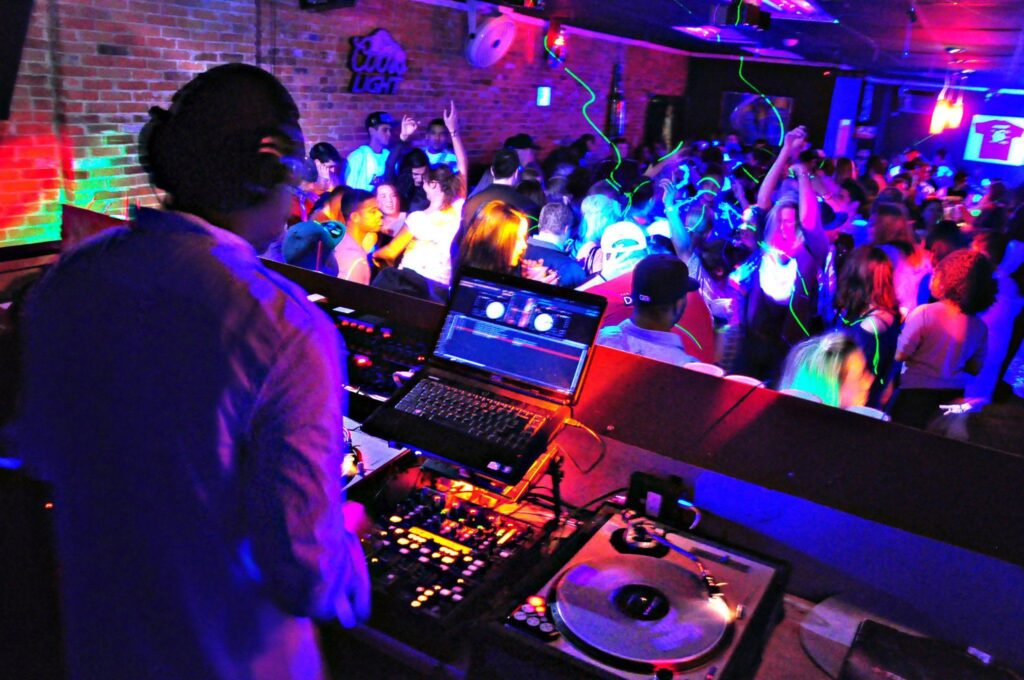 Corporate Travel Agency for conferences, offsites, dealer meets, training sessions, and recognition events.